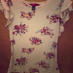 Like new floral ruffle sleeve top
